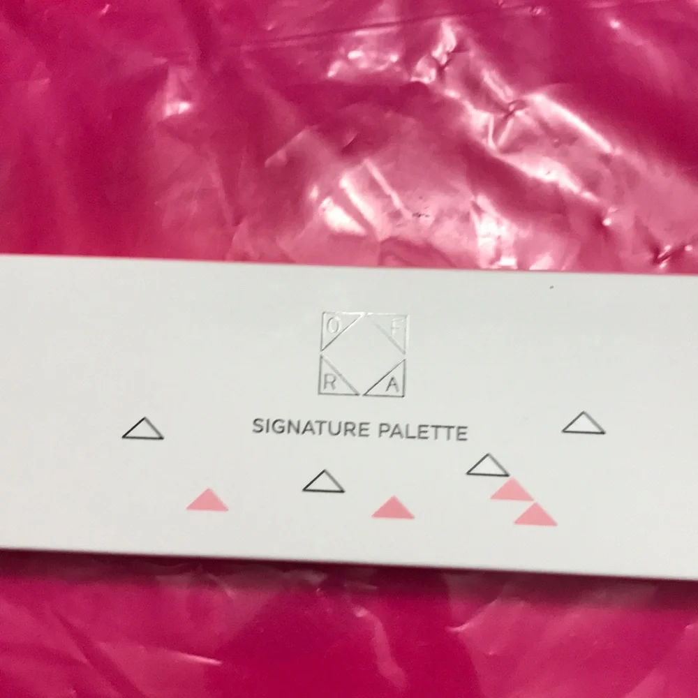 NEW Ofra signature palette Smokey Eyes eye shadow BNIB